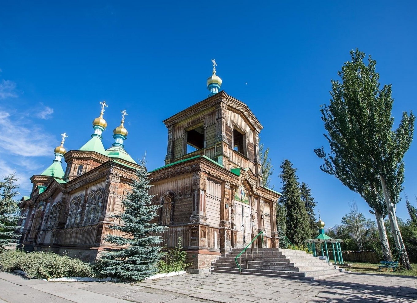 Церковь в городе Каракол, Киргизия karakol tserkov